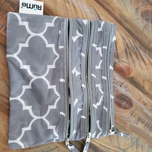 Multi zipper pouch